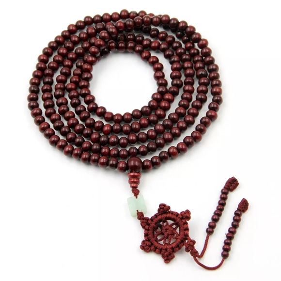 📿 Wood prayer bead Mala with jade accent and crochet luck knot - Picture 4 of 14
